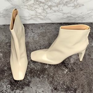 💢NWT💢 Zara Cream Square-Toe Leather Booties.